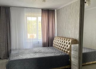 Продаю 2-ком. квартиру, 40 м2, село Молочное, Школьная улица, 2