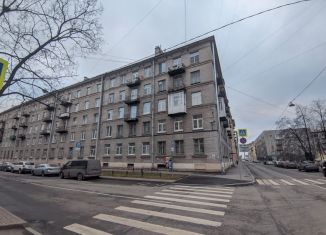 Продам 3-комнатную квартиру, 70 м2, Санкт-Петербург, Среднегаванский проспект, метро Василеостровская