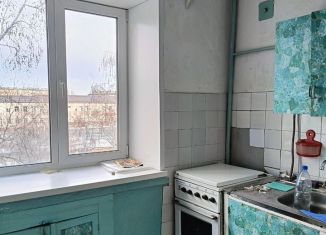 Продам 3-ком. квартиру, 50 м2, Бузулук, улица Маршала Егорова, 15