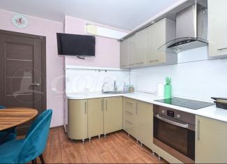 Продается 3-ком. квартира, 83.5 м2, Тюмень, улица Ю.-Р.Г. Эрвье, 14к1, Центральный округ