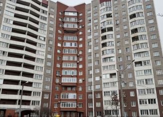 Продаю трехкомнатную квартиру, 94 м2, Санкт-Петербург, Софийская улица, 37к2, метро Бухарестская