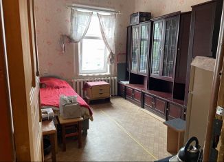 Сдаю в аренду комнату, 12.3 м2, Гатчина, улица Чкалова, 41