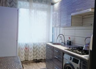 Сдается в аренду 2-комнатная квартира, 70 м2, Волгоград, улица Дегтярёва, 33