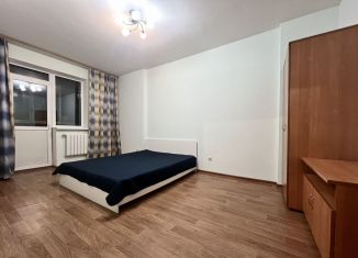 Сдаю 2-ком. квартиру, 55 м2, Екатеринбург, Селькоровская улица, 36