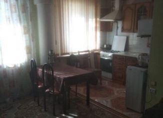 Сдается в аренду 2-ком. квартира, 44 м2, Омск, Новороссийская улица, 3А