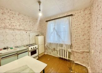 Продается 2-комнатная квартира, 37 м2, Первоуральск, улица Емлина, 4