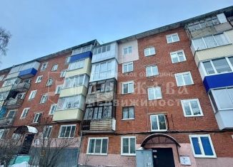 Продам 2-ком. квартиру, 45.3 м2, Анжеро-Судженск, улица имени 50-летия Октября, 9