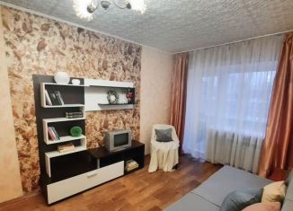 Сдам 3-ком. квартиру, 58 м2, Екатеринбург, улица Куйбышева, 175