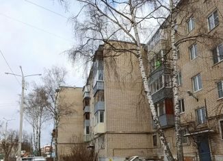 Продам 3-комнатную квартиру, 60 м2, Серпухов, улица Пушкина, 1