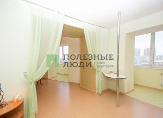 Продаю 3-ком. квартиру, 121 м2, Энгельс, проспект Фридриха Энгельса, 11