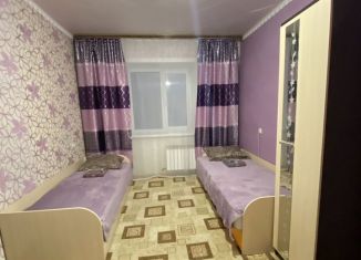 Сдам трехкомнатную квартиру, 71 м2, Саха (Якутия), Первомайская улица, 11