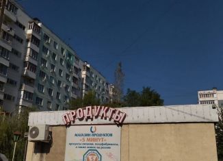 Продаю торговую площадь, 65.5 м2, Таганрог, улица Чехова, 357-2А