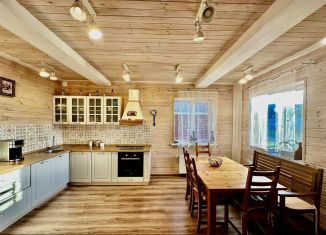 Продам дом, 190 м2, деревня Грузди