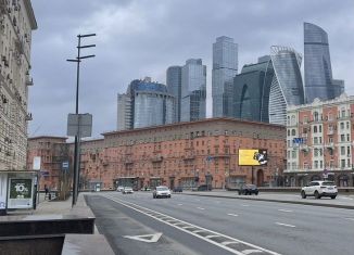 Сдача в аренду трехкомнатной квартиры, 75 м2, Москва, Кутузовский проспект, 22