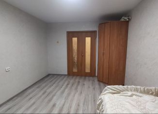 Сдаю в аренду 2-ком. квартиру, 50 м2, Ижевск, улица Ленина, 112