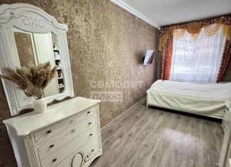 Продается 3-ком. квартира, 60 м2, Азов, Красноармейский переулок, 76