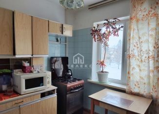 Продаю двухкомнатную квартиру, 46 м2, Омск, улица Моторостроителей, 22, Октябрьский округ