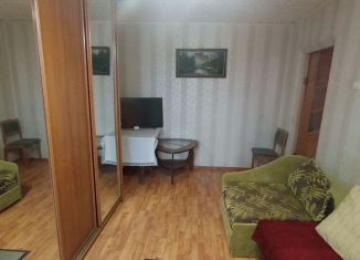 Сдам 1-ком. квартиру, 38 м2, Калининград, улица Багратиона, 11