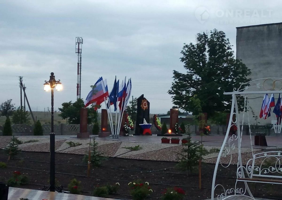 Село красногвардейское крым. Красногвардейское сельское поселение Красногвардейский район Крым. Село Красногвардейское Советский район Крым. Село советское Крым. Парк село Красногвардейское советского района Крым.